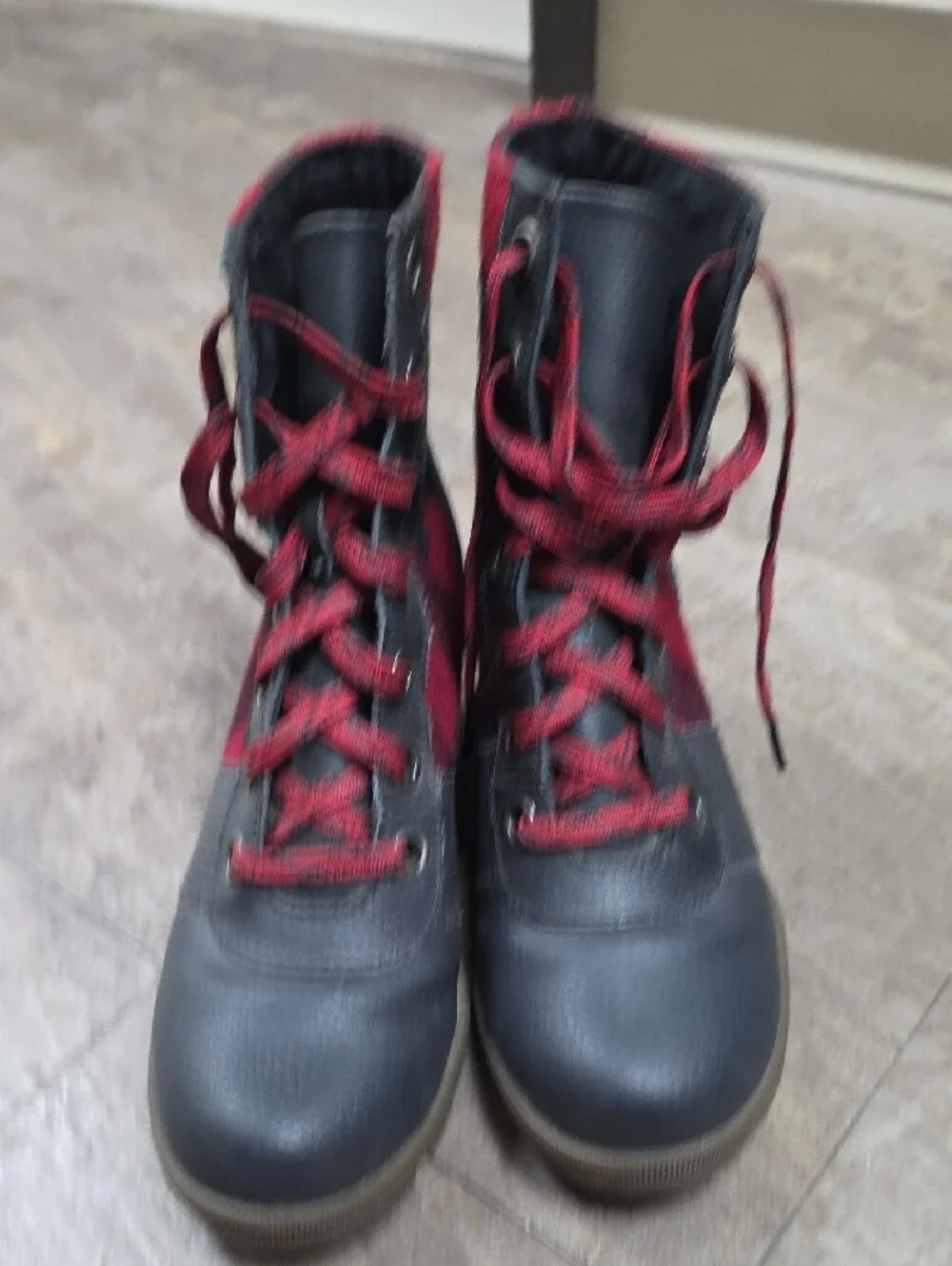 Sorel Kids Red & Black Plaid Lace-Up Ankle Boots